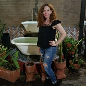 Meet your Posher, Alma